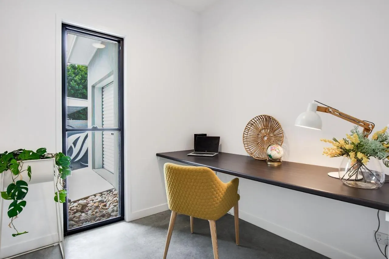 Luxury Modern 4 Bedroom Pet Friendly Family Beach Home Yaroomba Australia