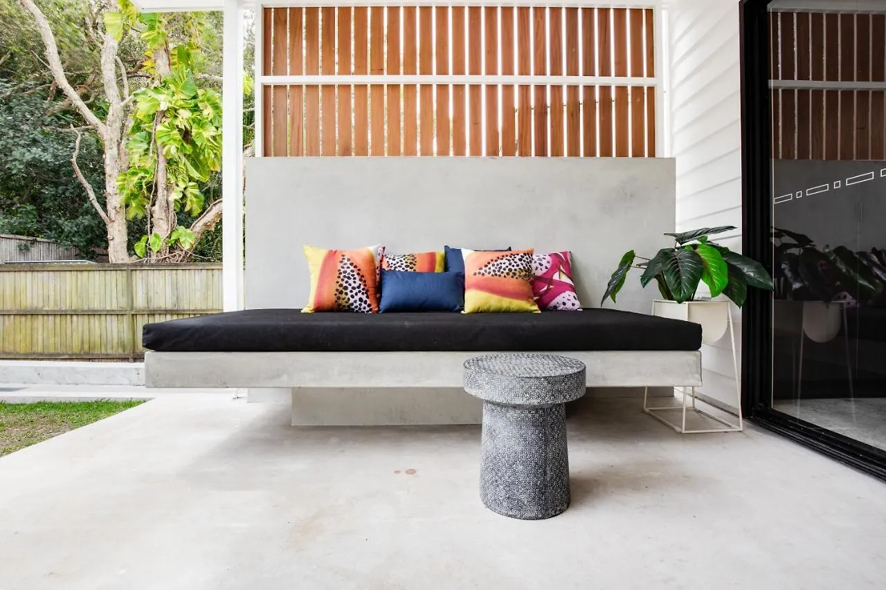 Luxury Modern 4 Bedroom Pet Friendly Family Beach Home Yaroomba