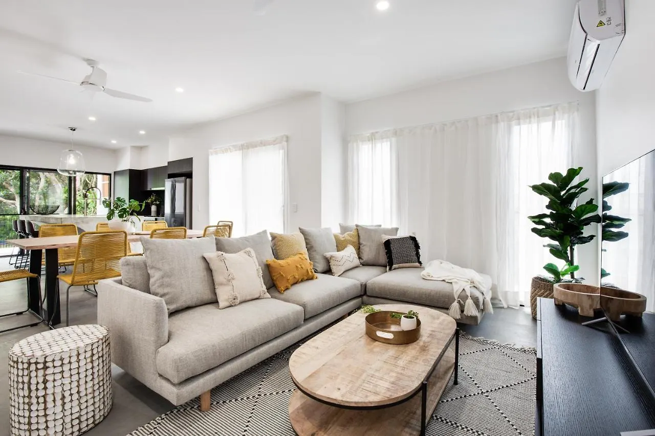Holiday home Luxury Modern 4 Bedroom Pet Friendly Family Beach Home Yaroomba