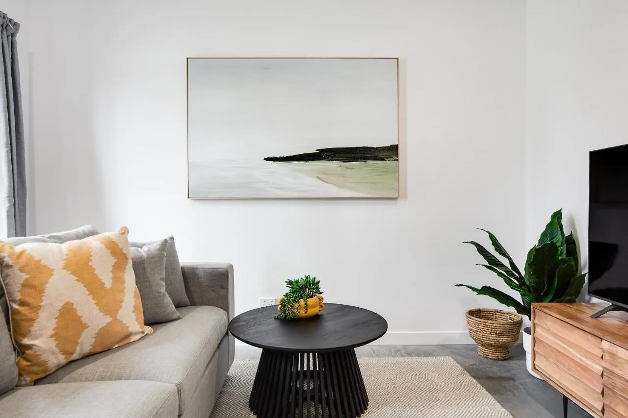 Luxury Modern 4 Bedroom Pet Friendly Family Beach Home Yaroomba