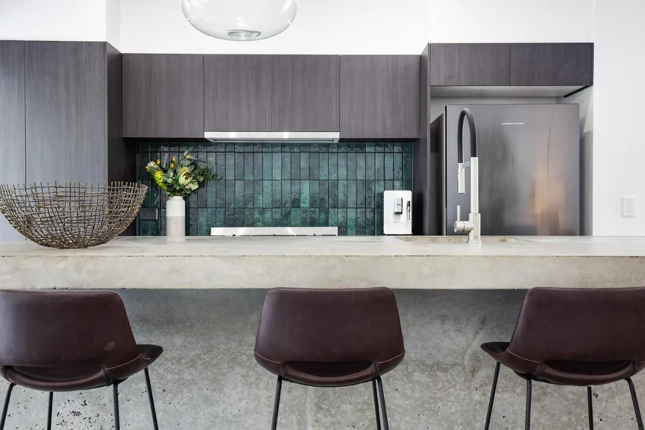 Luxury Modern 4 Bedroom Pet Friendly Family Beach Home Yaroomba Holiday home