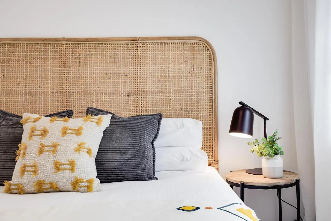 Luxury Modern 4 Bedroom Pet Friendly Family Beach Home Yaroomba Australia